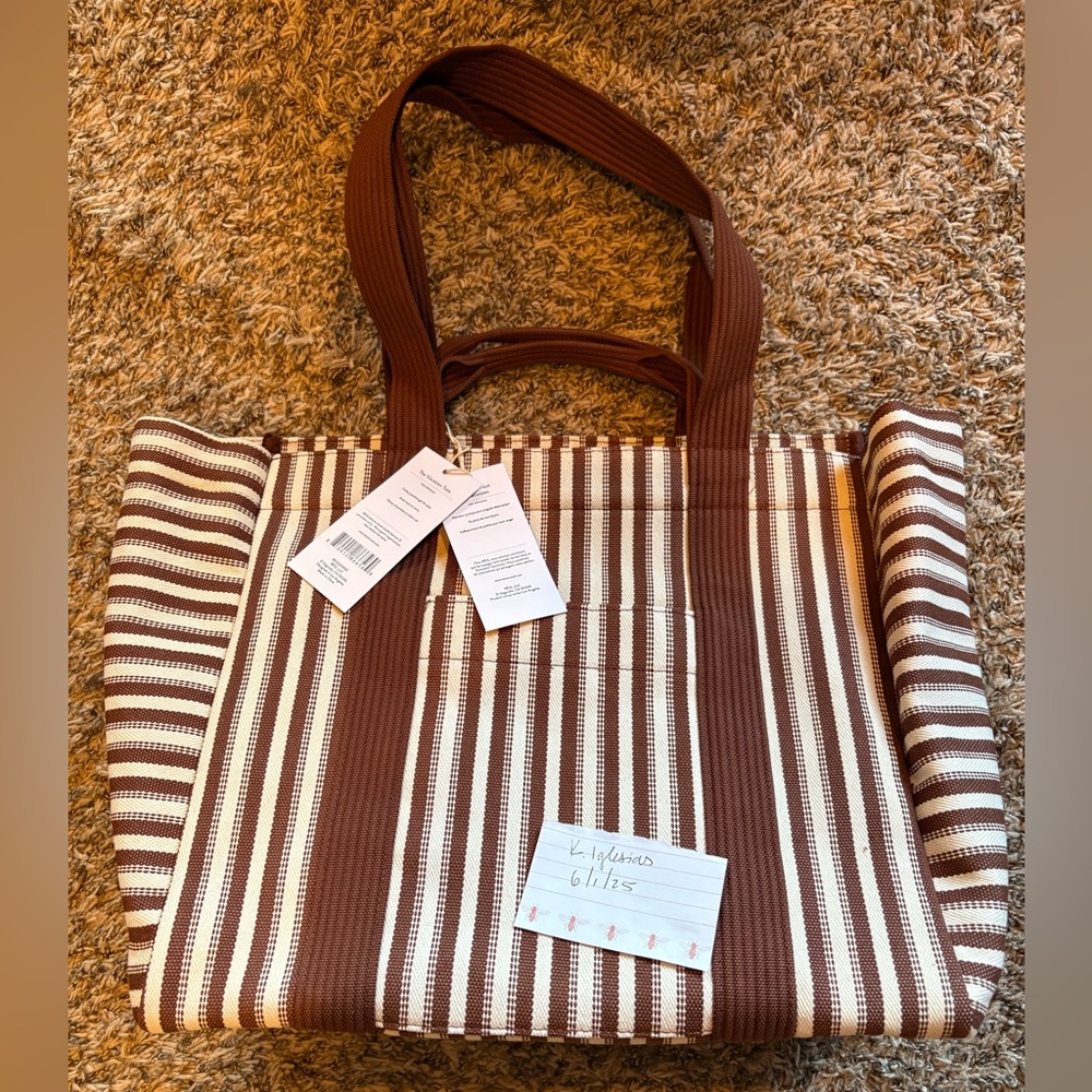 Beis Vacation tote in Maple